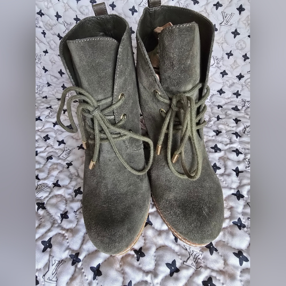 Tory Burch Olive Suede Wedge Ankle Boots - Picture 10 of 13